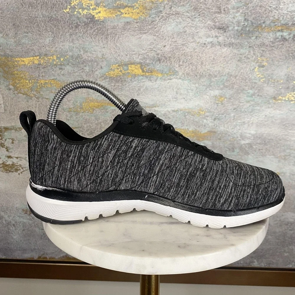 Skechers Lite-Weight Shoes Womens Size 7 Black Walking Sneakers SN 13067
